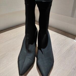 Chic Black Heeled Boots for Women